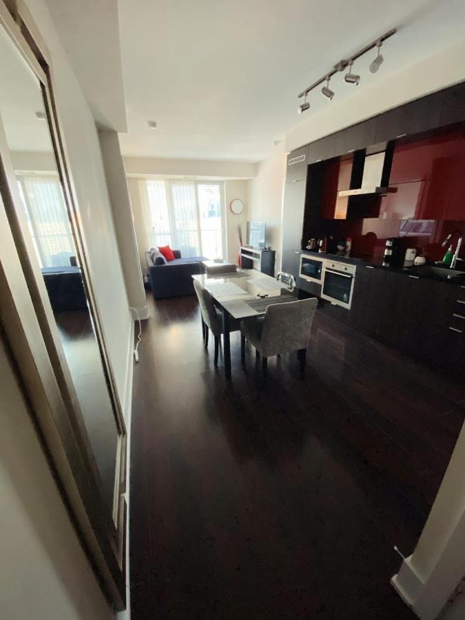 Luxury Condo On Cn Tower 多伦多 外观 照片