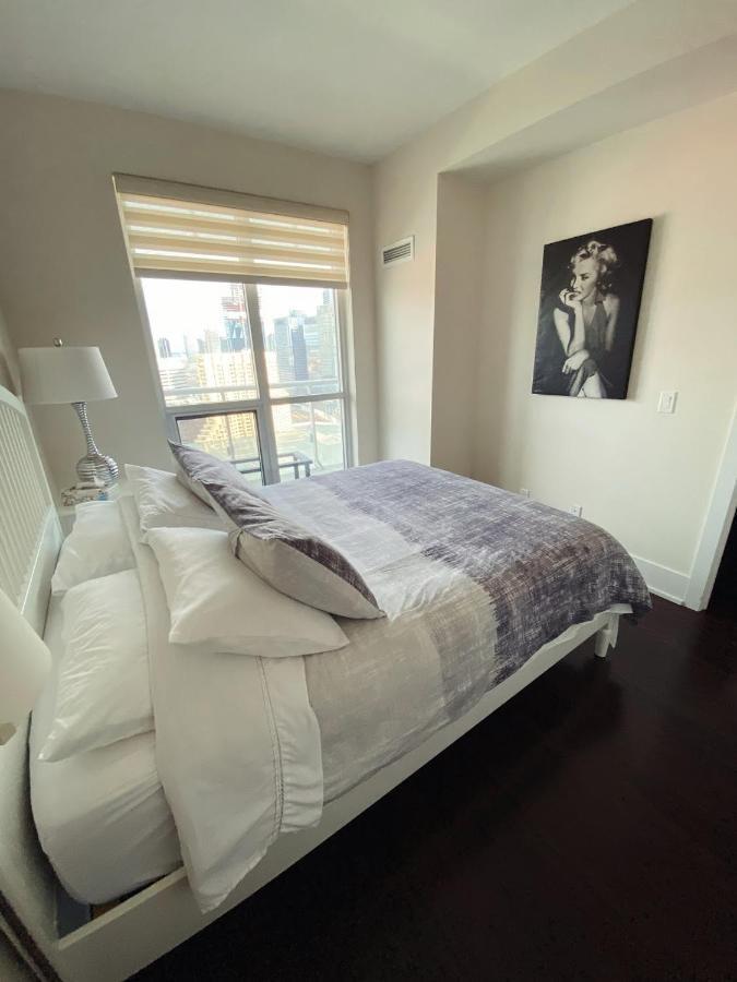 Luxury Condo On Cn Tower 多伦多 外观 照片