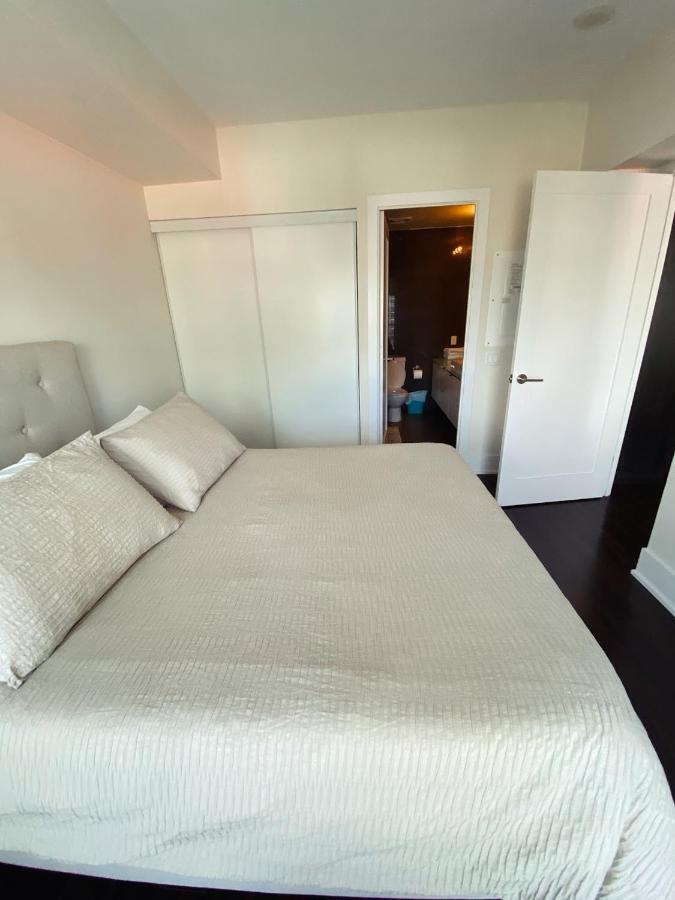 Luxury Condo On Cn Tower 多伦多 外观 照片